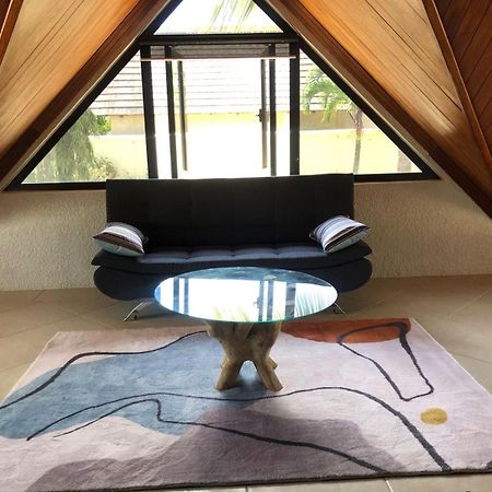 Exotic Oasis Villa In The Tropics Гранд-Бэй Экстерьер фото